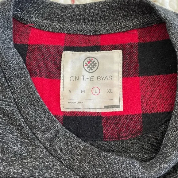 On The Byas long sleeve shirt in size Large - Picture 4 of 5